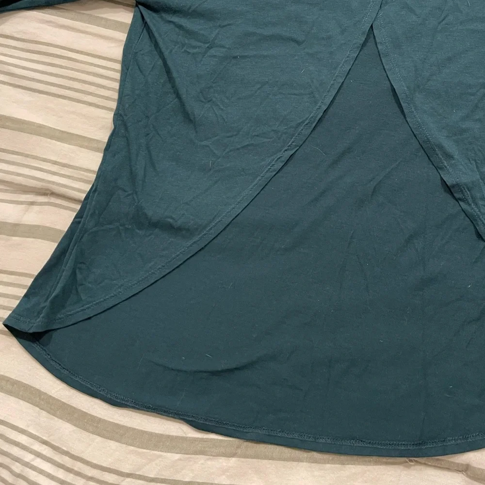 Fabletics long sleeve pull over - Picture 2 of 4